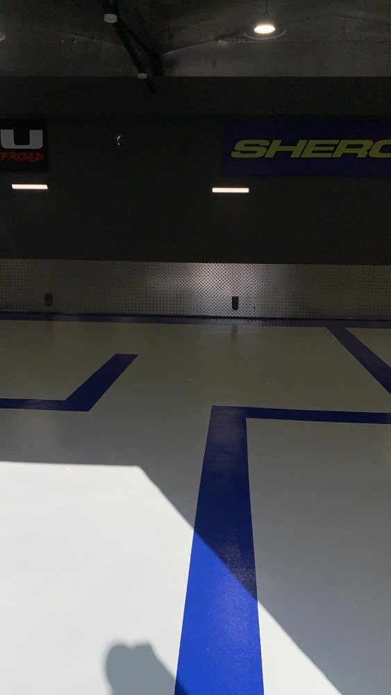 ציפוי אפוקסי במוסך אופנועים